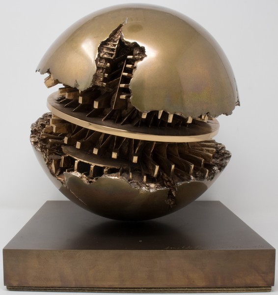 Arnaldo Pomodoro, Sfera, 1982, scultura in bronzo, es. 4/6, cm 25 ø