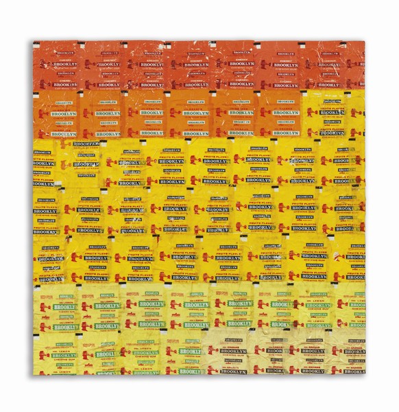 Gustolungo (Fruit Flavor), 2023, collage di incarti di gomme Brooklyn su pannello, cm 50x50. Courtesy Farsettiarte e Studio SALES di Norberto Ruggeri
